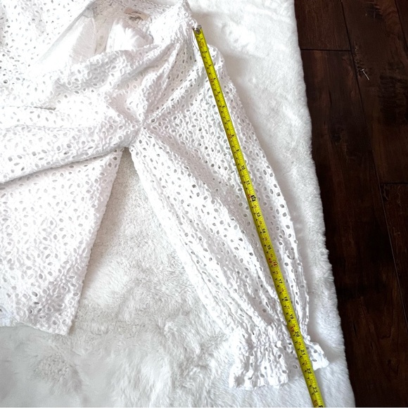 Elan Bella Eyelet Floral Embroidered Top White Size Medium - Picture 15 of 16